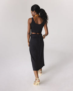 satrija-set-black-cotton-wrap-skirt-drebule-crop-top-590135.jpg?v=1746665996