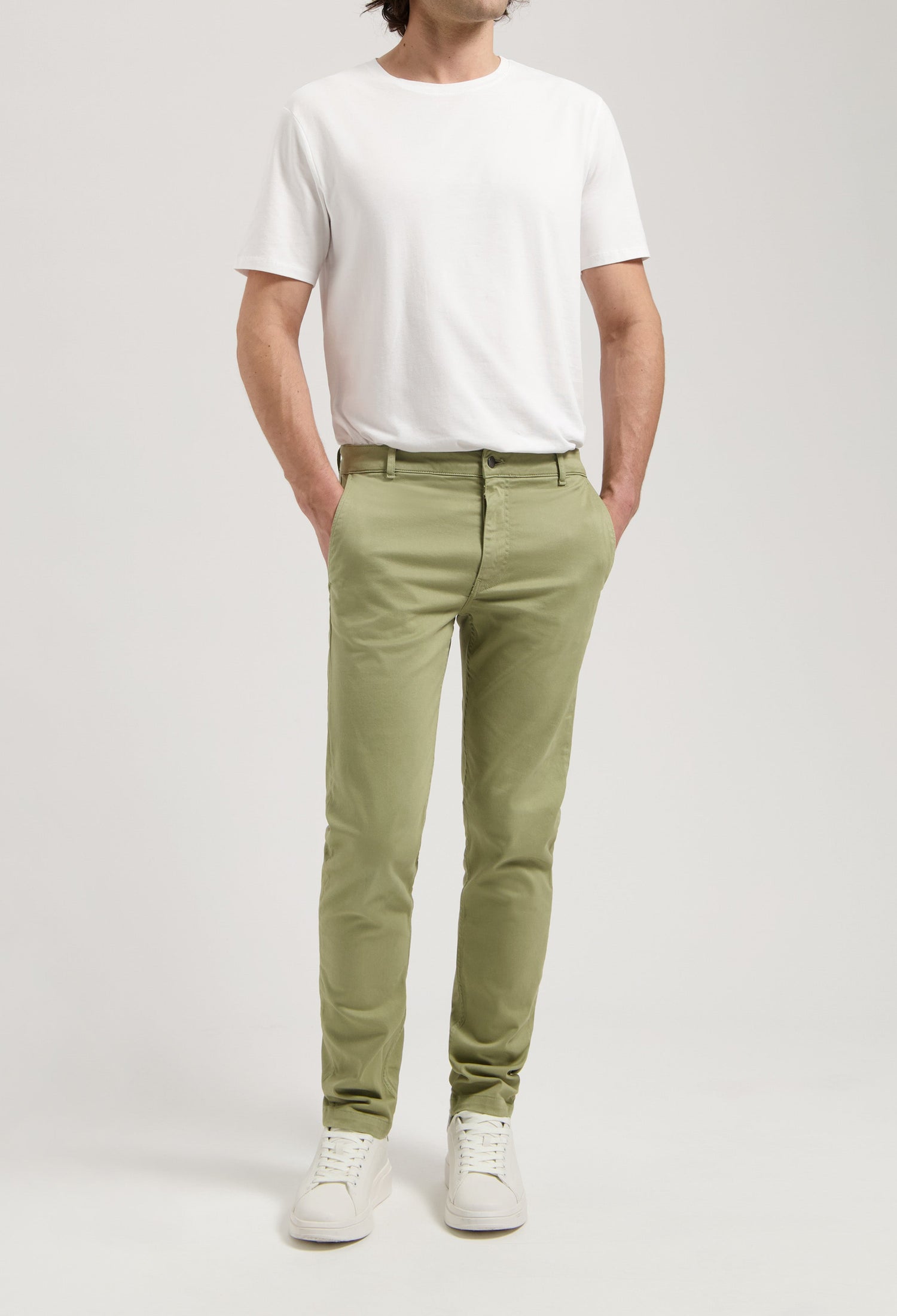 scott-mid-tapered-rustic-green-full-body-front-summer.jpg?v=1747398469