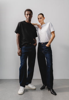 sustainable-jeans-brooke-high-barrel-dry-ben-mid-baggy-dry-full-front_jpg_df11ad73-c167-4879-a260-63e458253104.jpg?v=1765358845