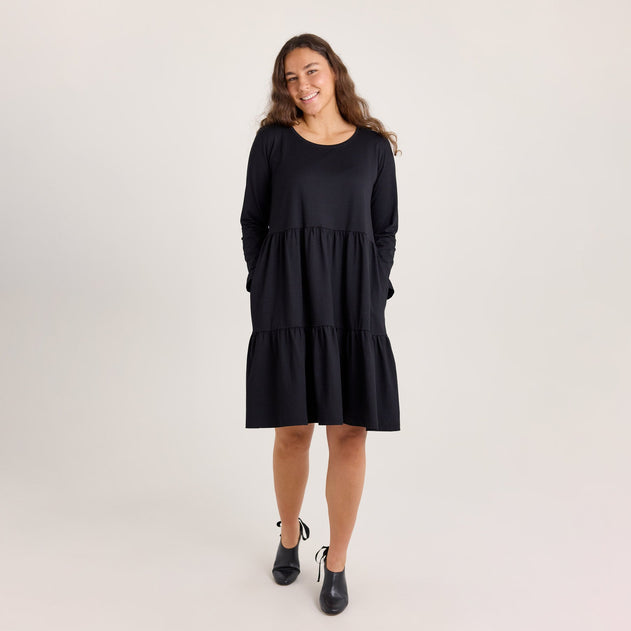 tamsilk-5039-frilla-midipituus-musta-1-1800x1800.jpg?v=1758804947