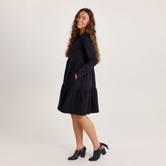 tamsilk-5039-frilla-midipituus-musta-4-1800x1800.jpg?v=1758804946