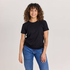 tamsilk-6702-naisten-slimmi-t-paita-musta-1800x1800.jpg?v=1775116105
