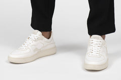 The Sonder Sneakers White Grey