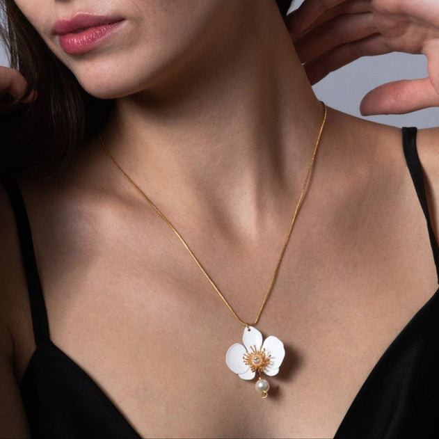 Butterfly Orchid Pearl Necklace White