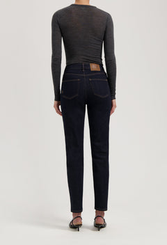 women-sustainable-jeans-mams-high-tapered-strong-blue-full-body-back-winter.jpg?v=1747398434