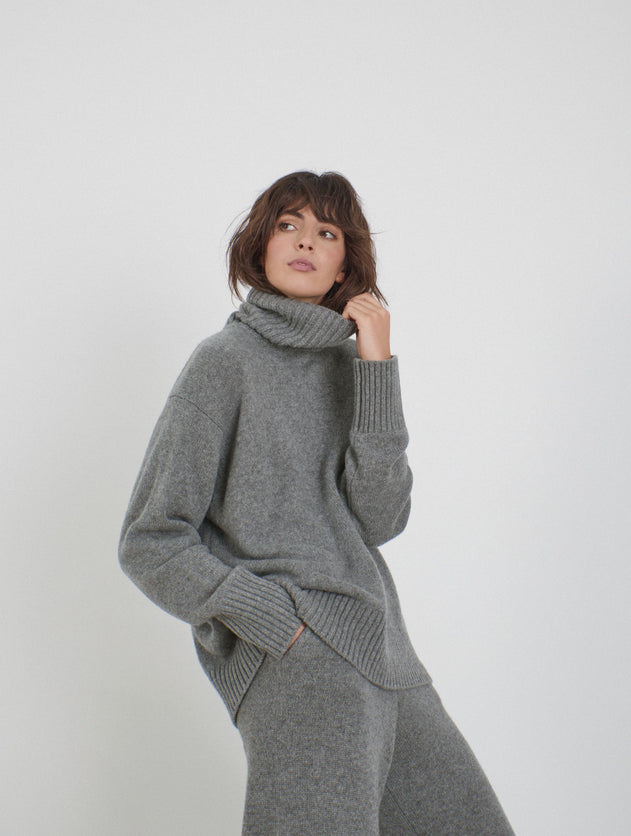Cashmere Knitted Turtleneck Sweater Grey