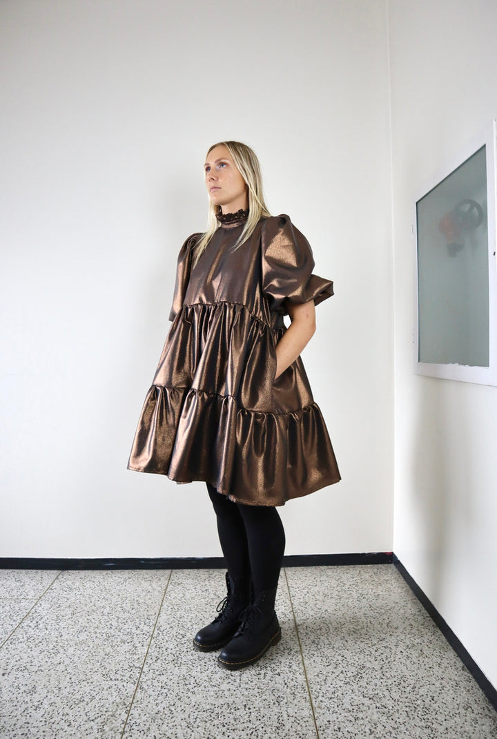 Miia Halmesmaa - Dishy Dress Shiny Brown