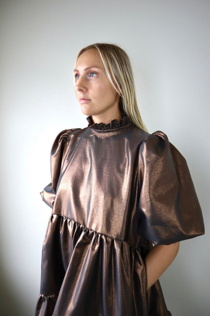 Miia Halmesmaa - Dishy Dress Shiny Brown