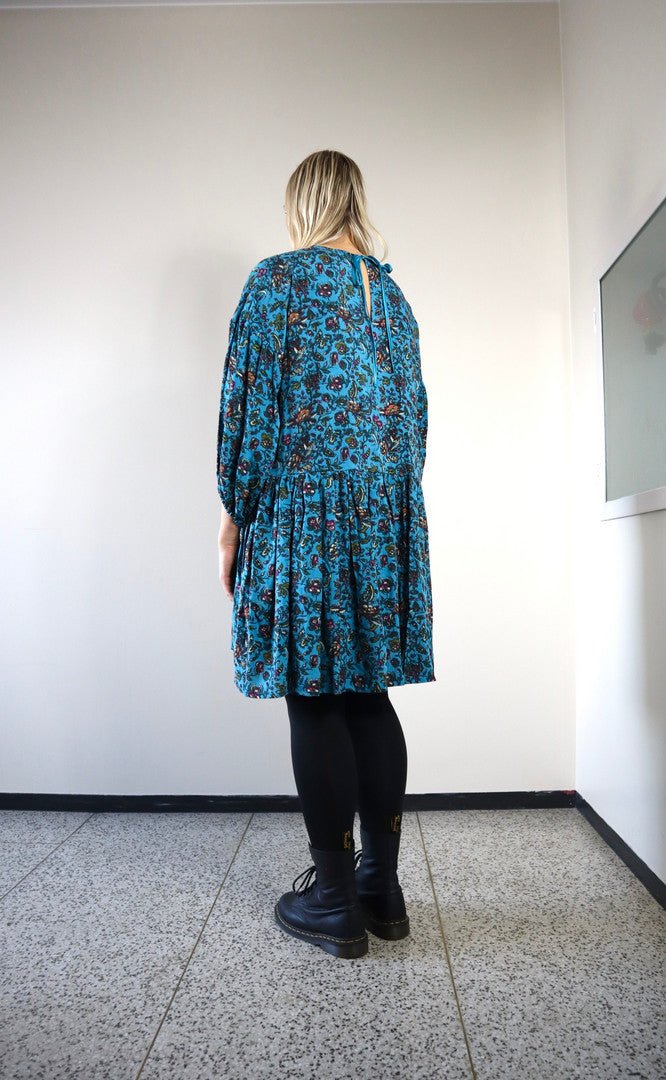 Miia Halmesmaa - Flirty Dress with Puff Sleeves Petrol Flower