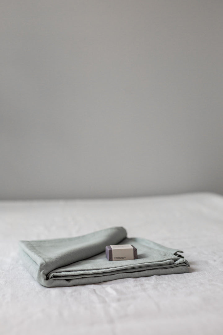 AmourLinen - Linen Flat Sheet Sage Green