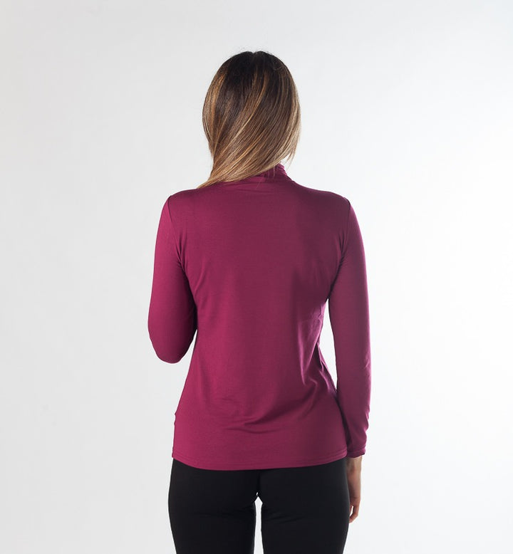 CASAGiN - Turtle Neck Natural Fabric Ruby Red