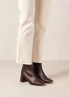 Watercolor Umber Boots Brown