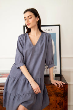 Womean wearing blue linen dress