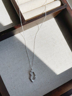 Maya Organic Shaped Oval Pendant Necklace Silver