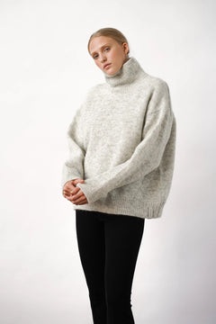 Oma Knitted Turtleneck Sand Melange