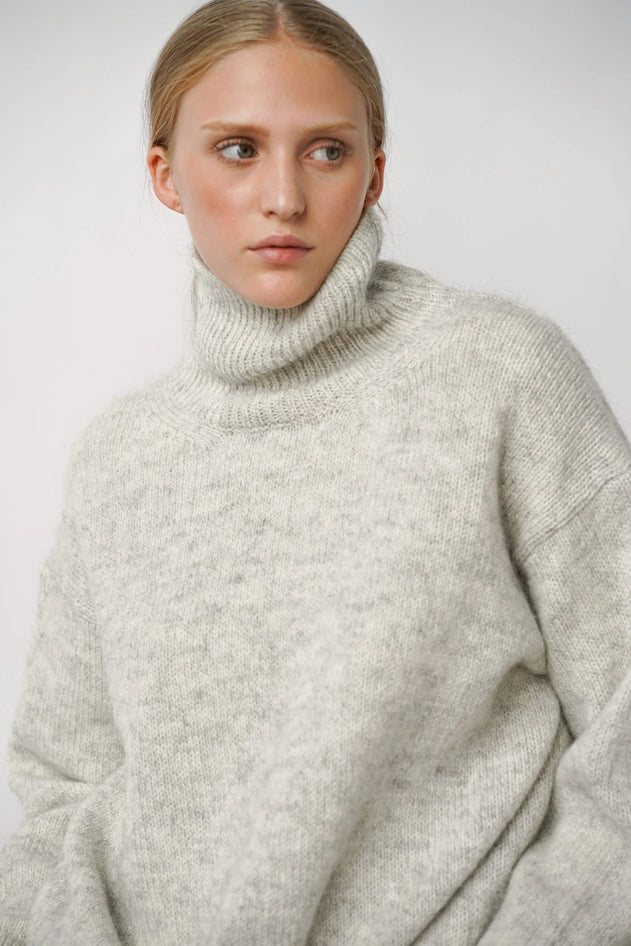 Oma Knitted Turtleneck Sand Melange