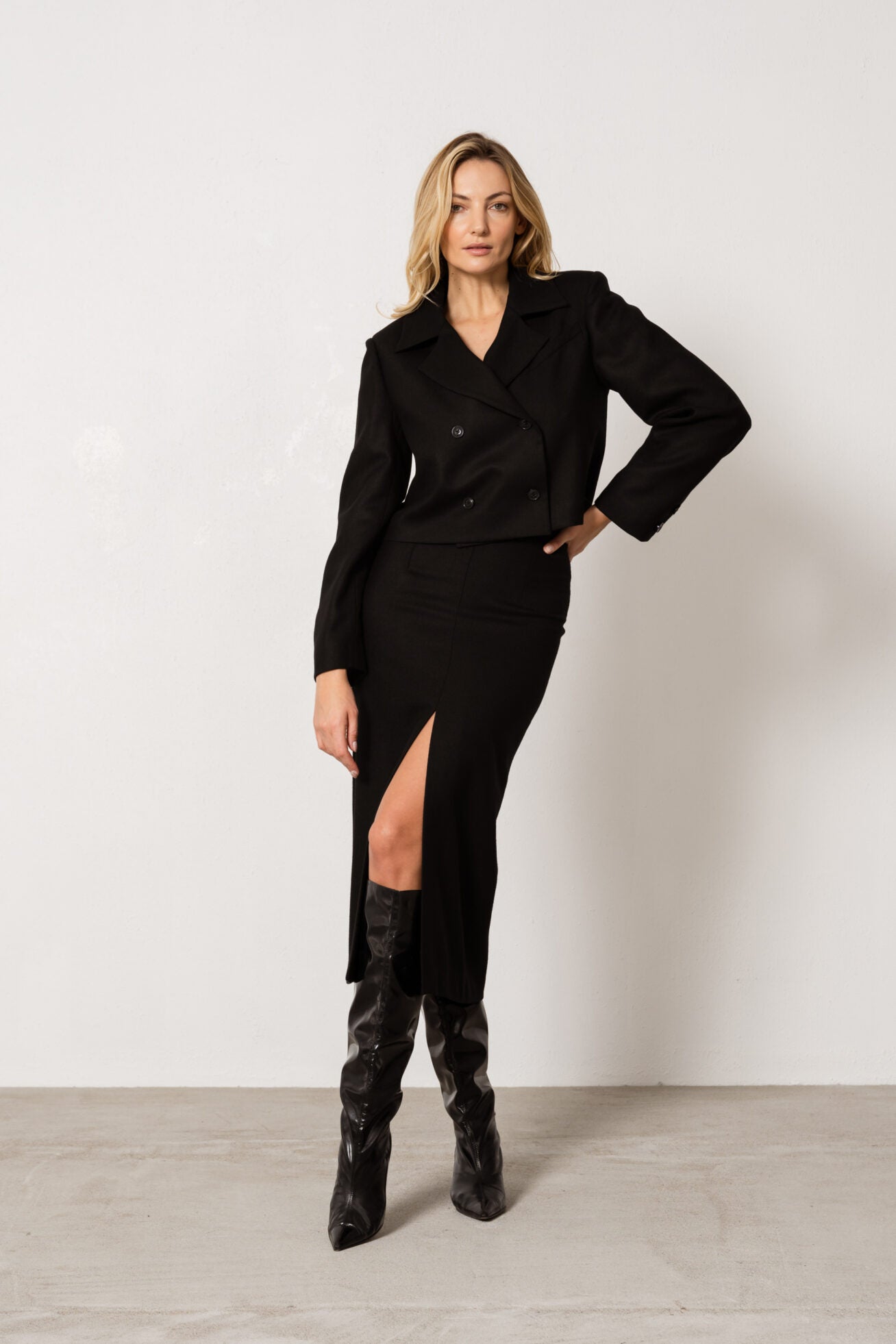 Cefalu Wool Midi Skirt Black