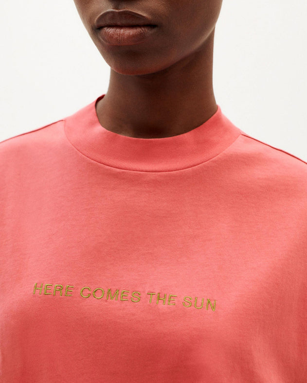 Here Comes The Sun T-Shirt Pink