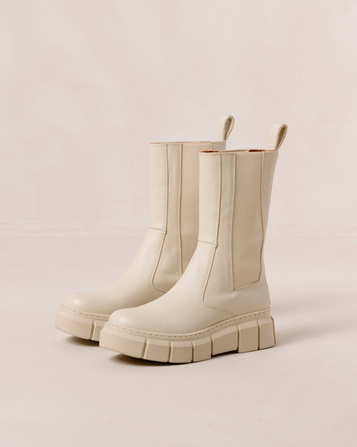 Armor Leather Boots Cream