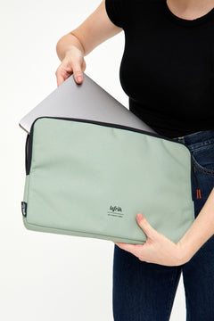 Capture Laptop Case 15