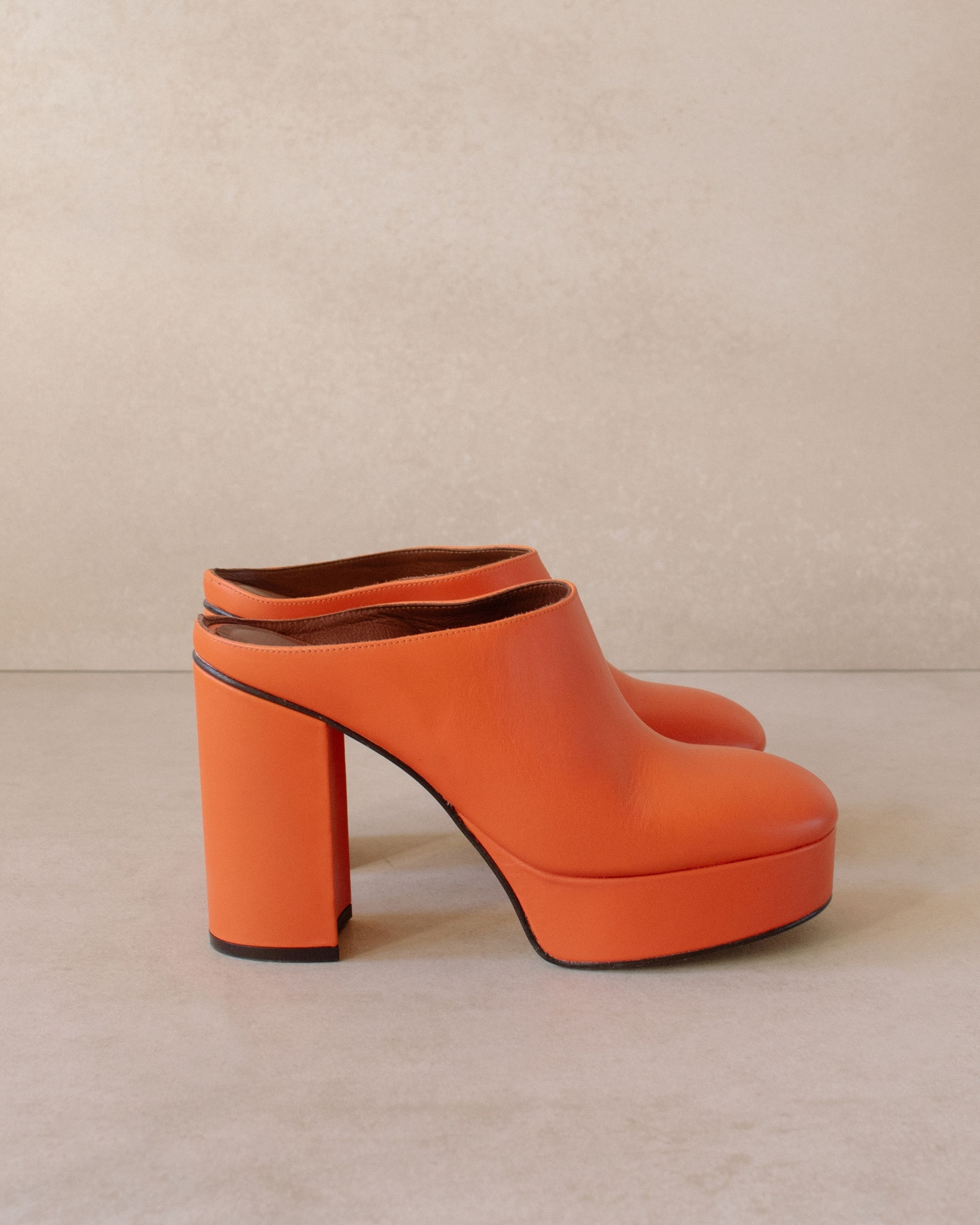 Clock Out Leather Mules Pomelo Orange IVALO.COM