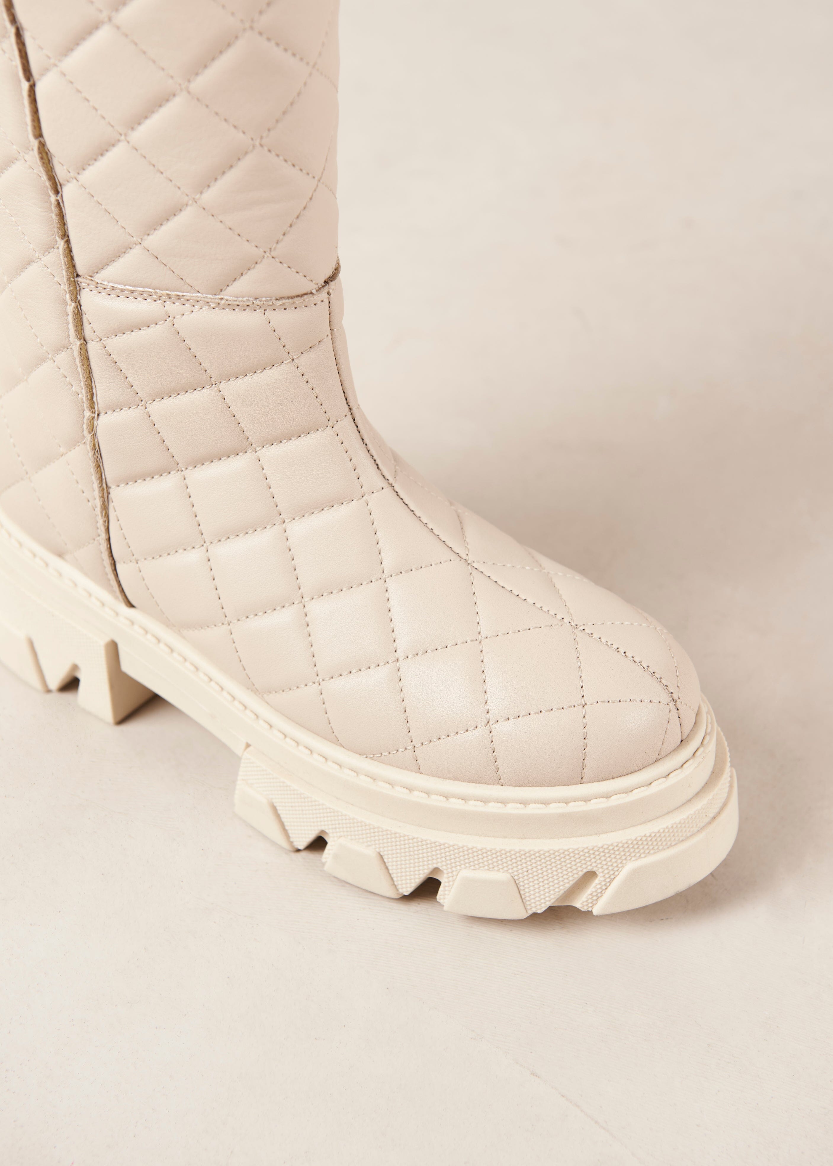 Katiuska Goal Digger Leather Boots Cream IVALO.COM