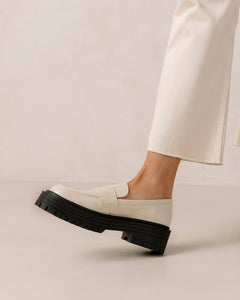 Mask Loafers Warm White