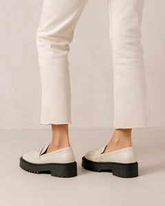 Mask Loafers Warm White