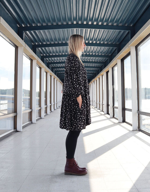 Flirty Dress with Puff Sleeves Grey Leo