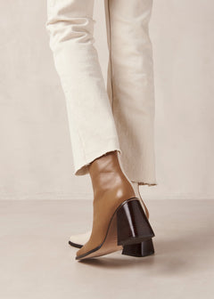 South Bicolor Leather Boots Camel & Beige