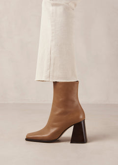 South Bicolor Leather Boots Camel & Beige