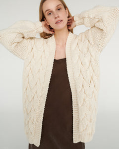 Twisted Erik Wool Cardigan Oat Milk