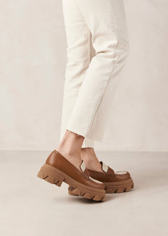 Trailblazer Chunky Leather Loafers White & Brown