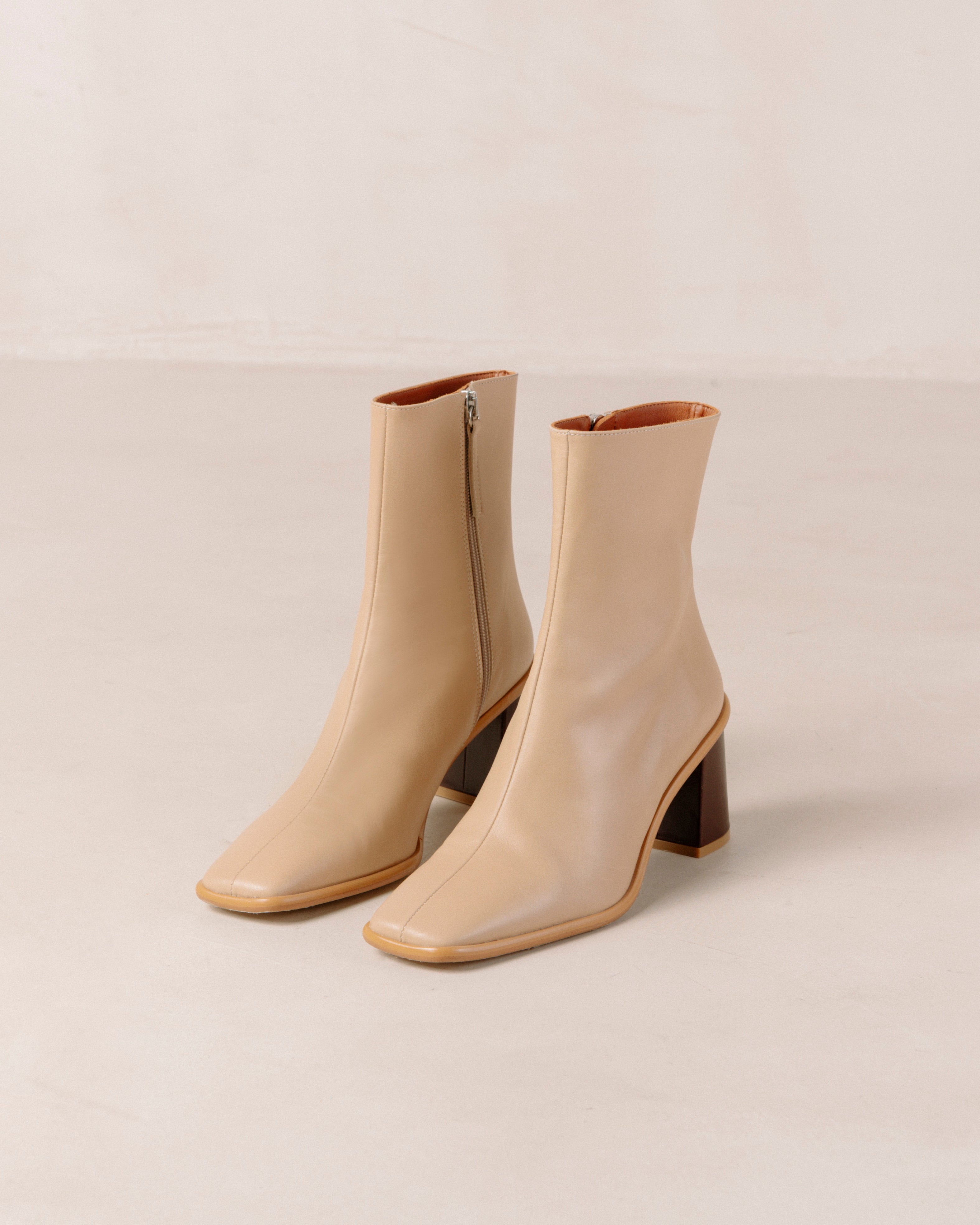 Vintage 9s boots on sale